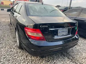 Mercedes-Benz C300 2009 Black