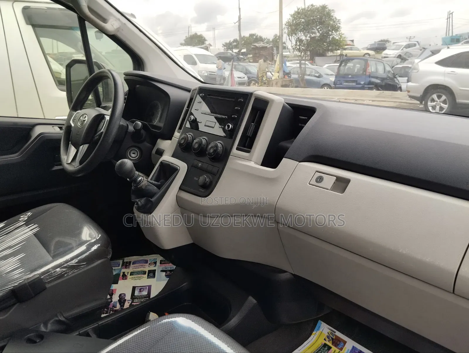 Toyota HiAce 2021 White