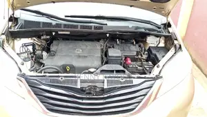 Toyota Sienna LE FWD 8-Passenger 2013 Gold
