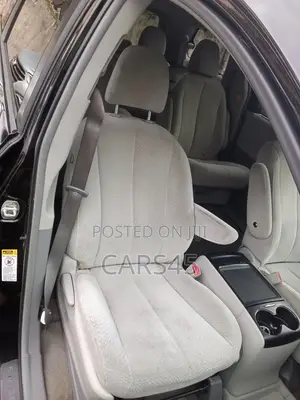 Toyota Sienna L 7-Passenger 4dr Minivan (3.5L 6cyl 6A) 2014 Black
