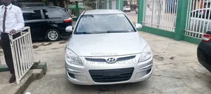 Hyundai Elantra 2011 Silver