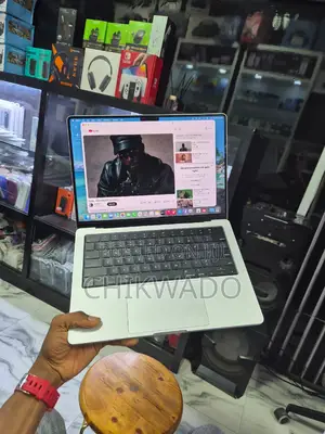 Laptop Apple MacBook Pro 2021 M1 16GB Apple M1 Pro SSD 512GB