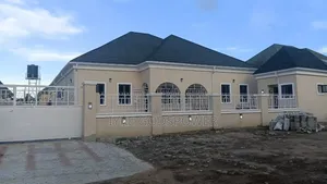 3bdrm Bungalow in Supercell, Zone B for sale