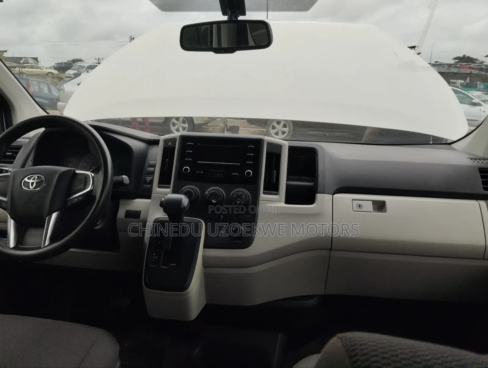 Toyota HiAce 2022 White