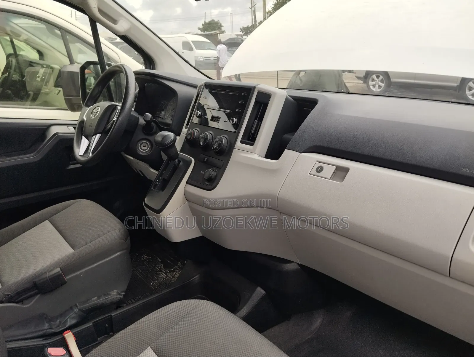 Toyota HiAce 2022 White
