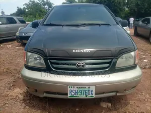 Toyota Sienna 2002 Green