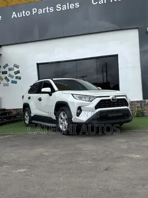 Toyota RAV4 2021 White
