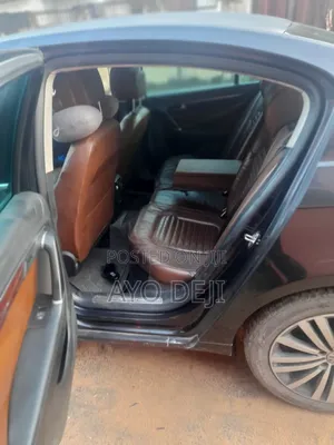Volkswagen Passat 2011 Black