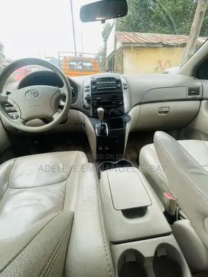 Toyota Sienna LE AWD 2005 Gold