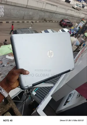 Laptop HP 15-fd0290ns 8GB Intel Core i5 SSD 256GB