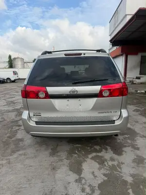 Toyota Sienna LE FWD 2006 Gold
