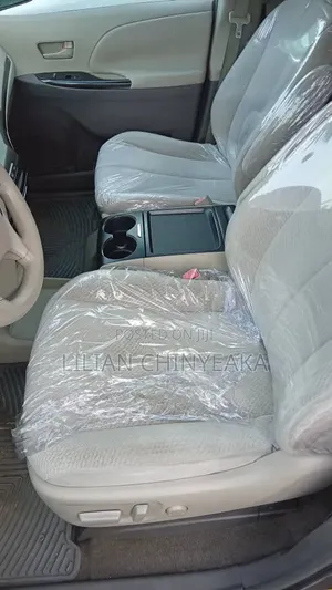 Toyota Sienna 2012 Gray