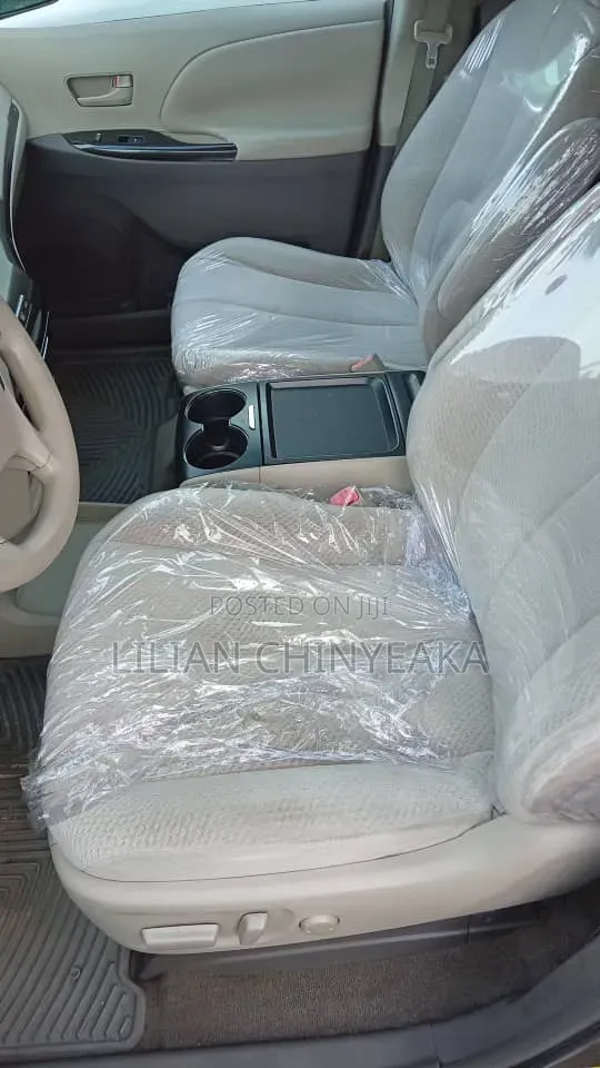 Toyota Sienna 2012 Gray