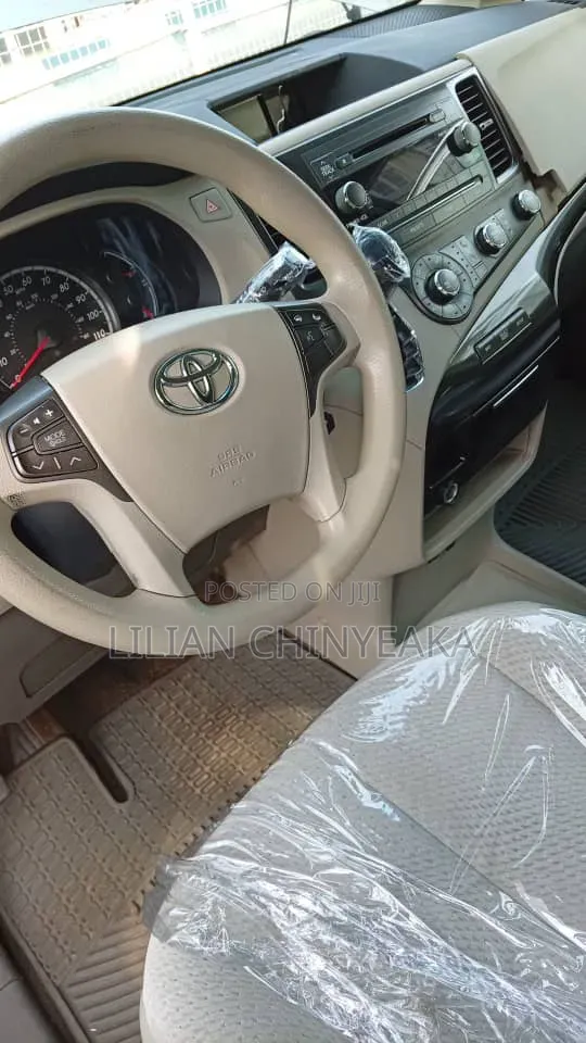 Toyota Sienna 2012 Gray