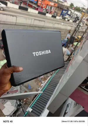 Laptop Toshiba Satellite  P745 8GB Intel Core i3 HDD 320GB
