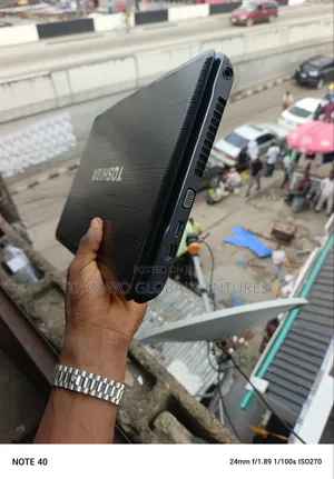 Laptop Toshiba Satellite  P745 8GB Intel Core i3 HDD 320GB