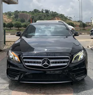 Mercedes-Benz C300 2016 Black