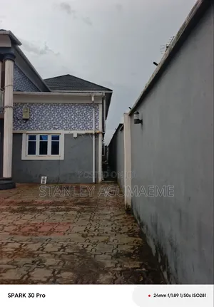 4bdrm Duplex in Akute Ajuwon for sale