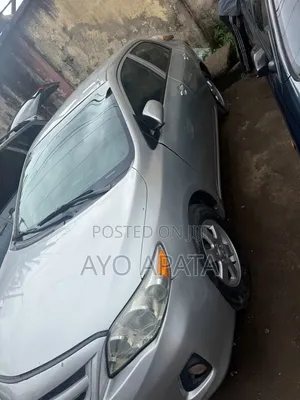 Toyota Corolla 2012 Silver