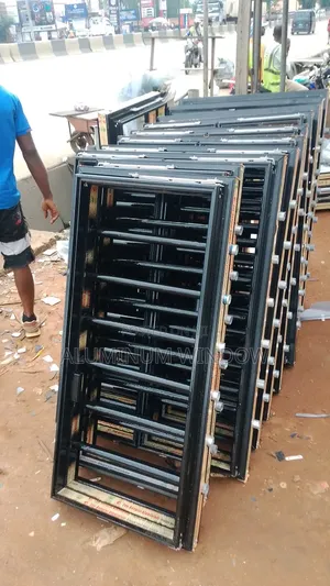 Frameless Structural Window With Pipe and Net