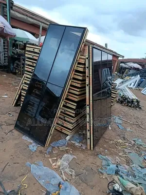 Frameless Structural Window With Pipe and Net
