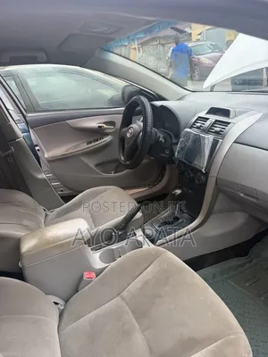 Toyota Corolla 2012 Silver