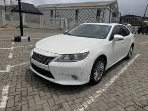 Lexus ES 2013 White