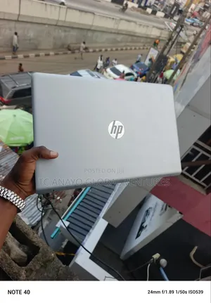 Laptop HP 15-fd1020ns 8GB Intel Core i5 SSD 256GB