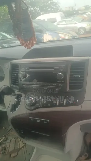 Toyota Sienna 2012 Android Player