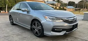 Honda Accord Touring V6 4dr Sedan FWD (3.5L 6cyl 6A) 2017 Silver