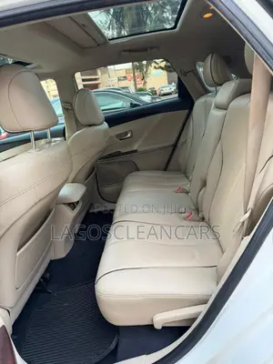 Toyota Venza AWD 2010 Off white