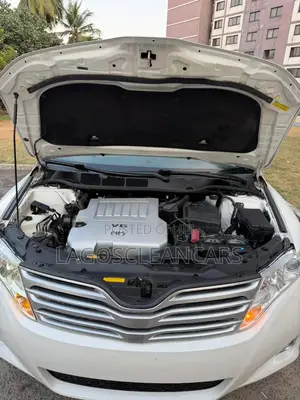 Toyota Venza AWD 2010 Off white