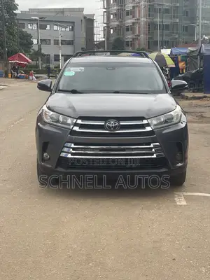 Toyota Highlander LE V6 2019 Gray