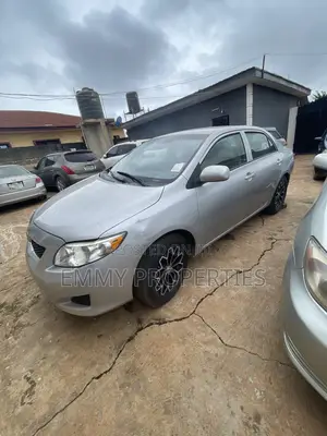 Toyota Corolla LE 4dr Sedan (1.8L 4cyl 4A) 2010 Silver