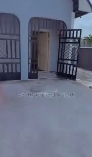 2bdrm Bungalow in Elelenwo for rent