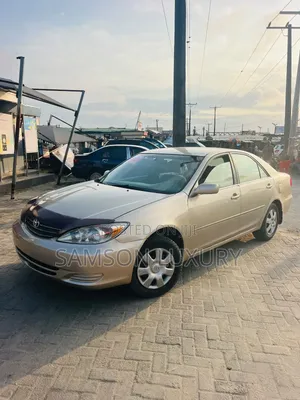 Toyota Camry 2004 Gold