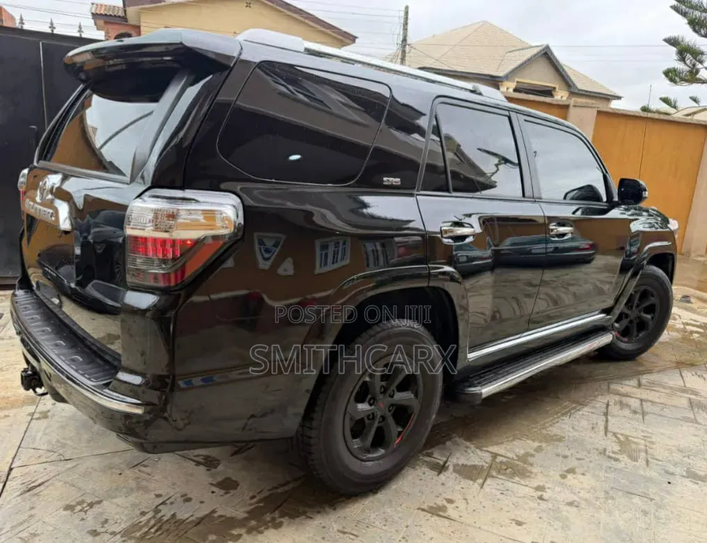 Toyota 4-Runner 2011 Black