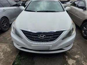 Hyundai Sonata GLS Sedan FWD (2.4L 4cyl 6A) 2013 White