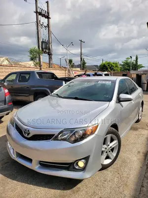 Toyota Camry SE 4dr Sedan (2.5L 4cyl 6A) 2013 Silver