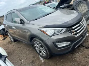 Hyundai Santa Fe Limited 4dr SUV (3.3L 6cyl 6A) 2015 Gray