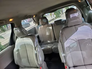 Toyota Sienna 7 Passenger 2011 Blue