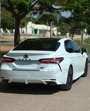 Toyota Camry 2018 White