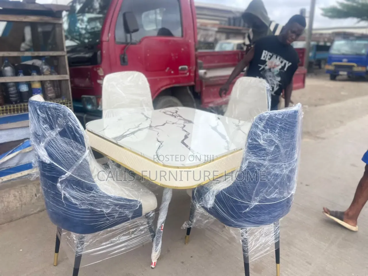 4 Seaters Dinning Table