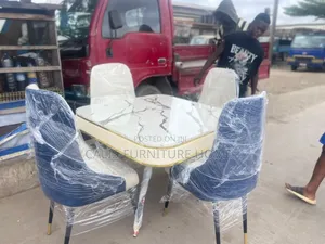 4 Seaters Dinning Table