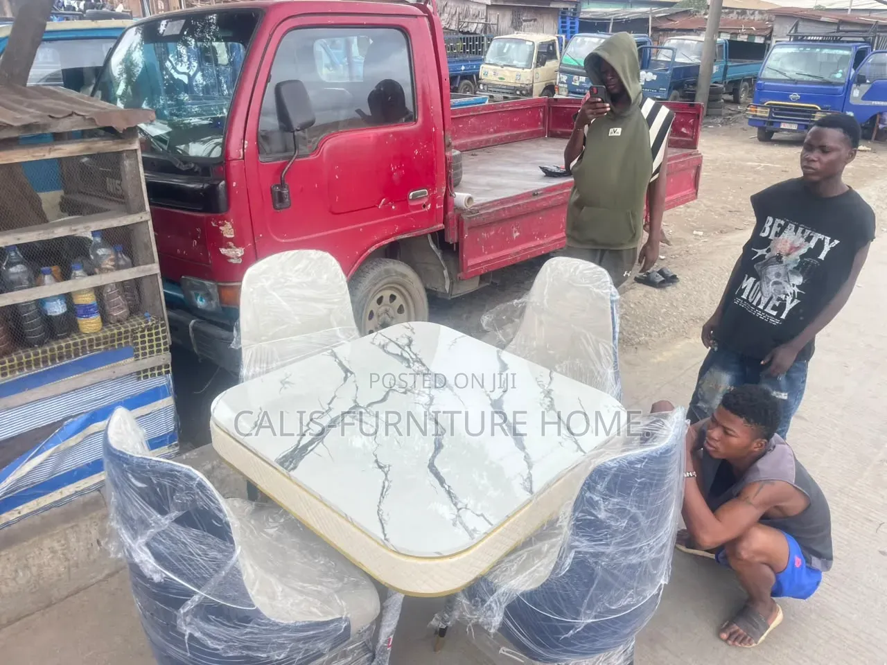 4 Seaters Dinning Table