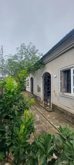 2bdrm House in Broadview Estate, Idu Industrial for rent