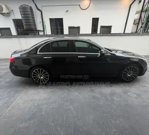 Mercedes-Benz E300 2017 Black