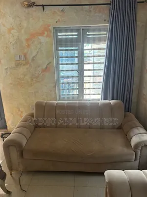 7 Sitter Sofa With Center Table