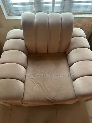 7 Sitter Sofa With Center Table