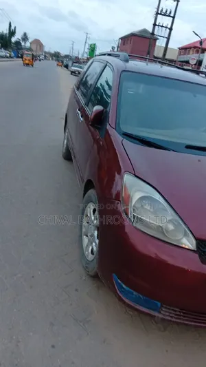 Toyota Sienna 2005 Red